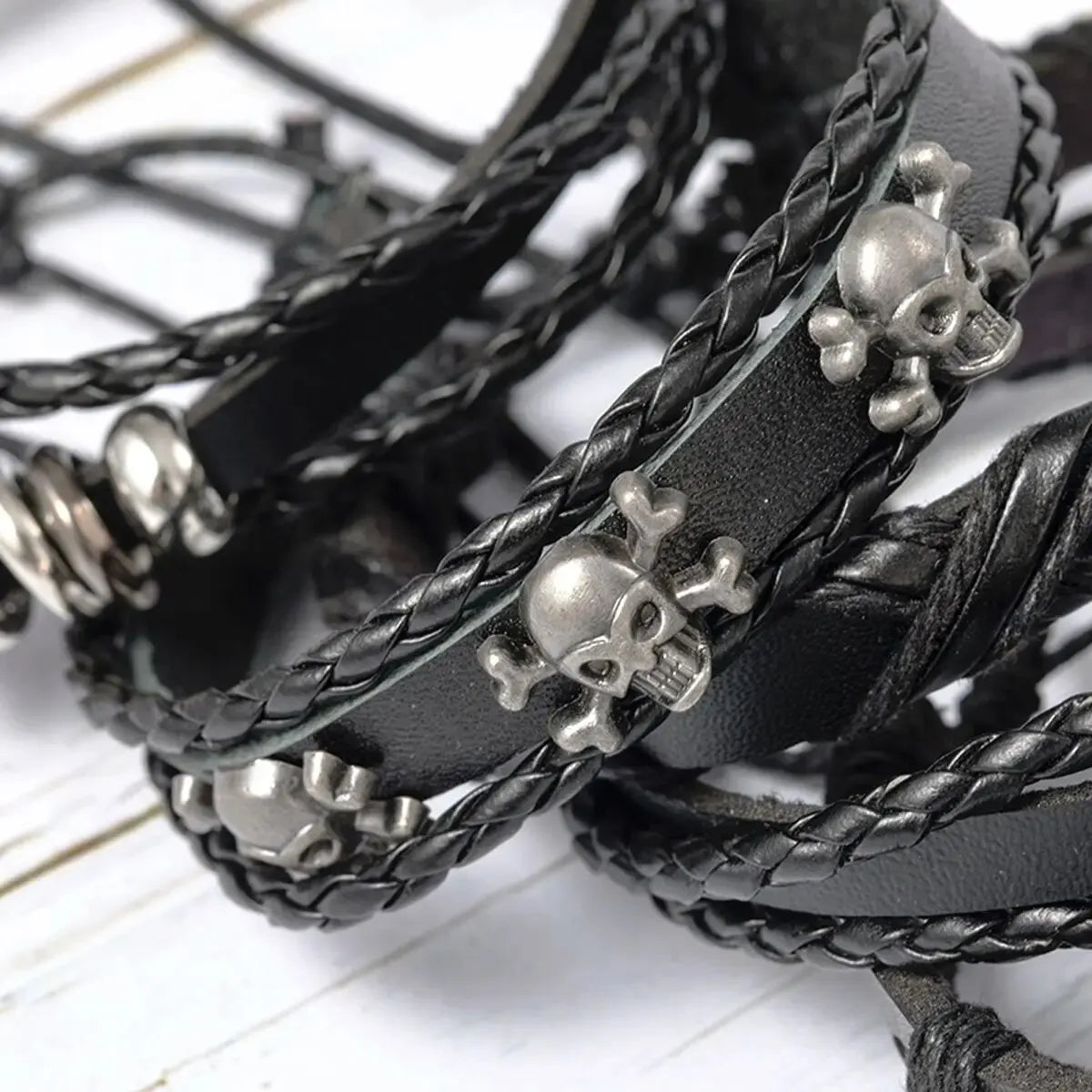 Lot de bracelets punk tête de mort