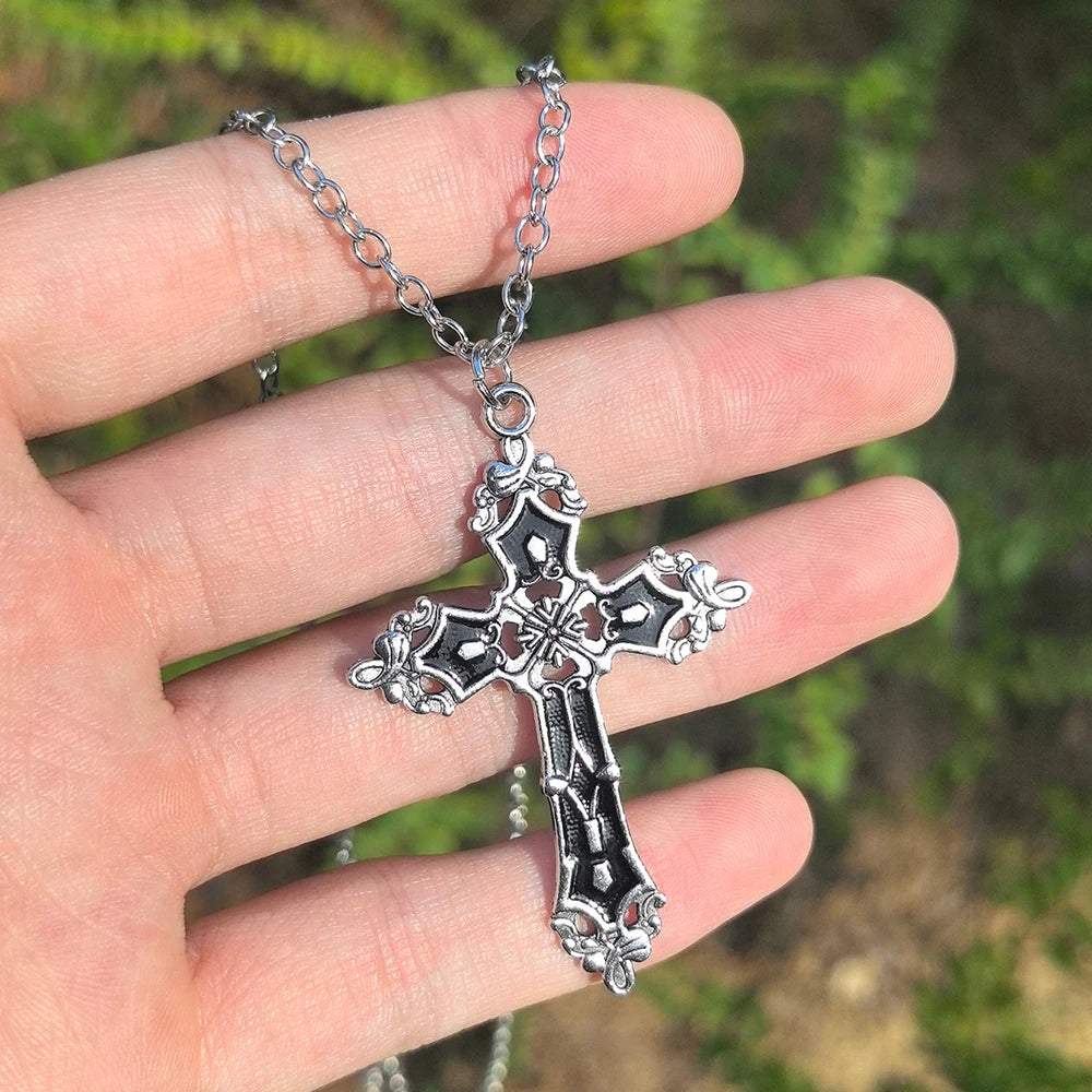 Collier gothique Croix gothique
