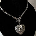 Collier médaillon cœur chauve-souris