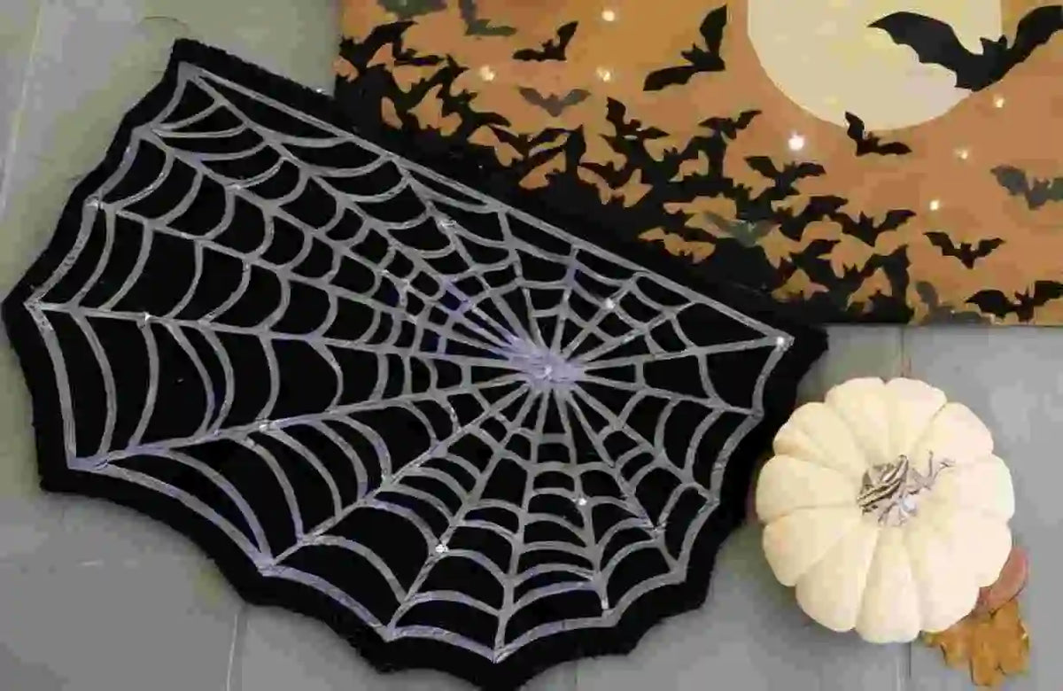 Tapis découpé en forme de toile d’araignée